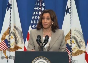 Kamala Harris Dishes Out Word Salad, Tells People to Clap For Yellow School Buses (VIDEO)
