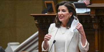 Kathy Hochul (1)