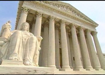 Supreme Court Clerks Asked For Phone Records in Search for Roe v Wade Draft Opinion Leaker