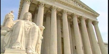 Supreme Court Clerks Asked For Phone Records in Search for Roe v Wade Draft Opinion Leaker