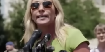 Marjorie Taylor Greene Defends Julian Assange