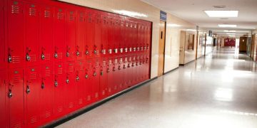 Deace: Mom fights woke school district and the spirit of the age. Where are the dads?