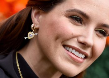 AWFUL: Actress Sophia Bush glad her husband’s ex aborted his baby or they might not be a couple