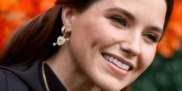 AWFUL: Actress Sophia Bush glad her husband’s ex aborted his baby or they might not be a couple