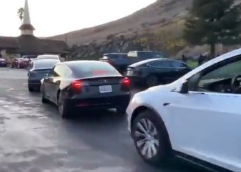 Tesla Charging Line