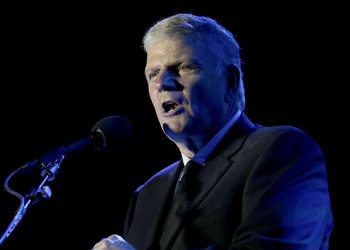 Franklin Graham Sees a Country ‘in Trouble’ and Calls for FBI Release of Mar-a-Largo Search Warrant