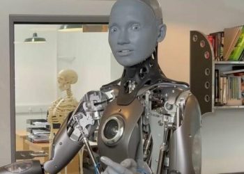 'World's Most Advanced' Humanoid Robot Promises Not To 'Take Over The World'