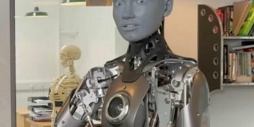 'World's Most Advanced' Humanoid Robot Promises Not To 'Take Over The World'