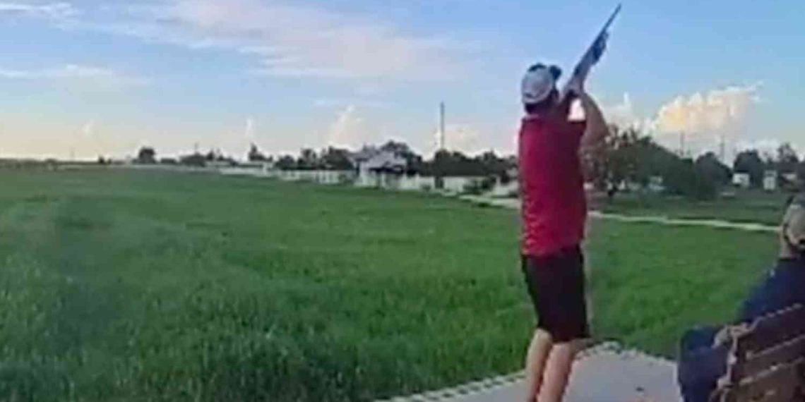 This video of a good ol' country boy in crocs catching a dove he shot from his porch is dividing America ?