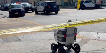 This food delivery robot was so determined to complete its mission that it rolled through a major LAPD crime scene investigation like it owned the place