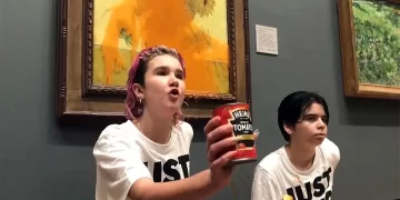 Anti-Oil-Protesters-Van-Gogh-Tomato-Sauce