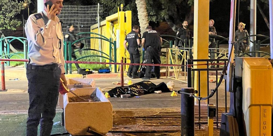 GRAPHIC VIDEO: Israeli Guards Take Out Palestinian Terrorist Who Murdered 18-Year-Old Female IDF Soldier