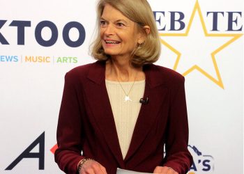 Lisa Murkowski Supports Codifying Roe at Debate