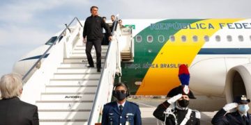 Bolsonaro Leaves for USA, Vice President Mourão Takes Over and Schedules Announcement