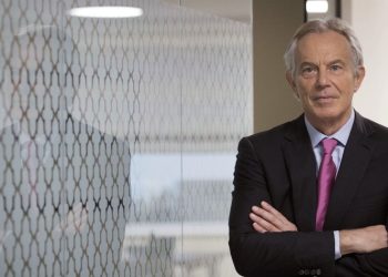 Battle of the Brits: Tony Blair Tells Davos He Wants to Track Your Vaccine Status, Nigel Farage Calls Idea 'Pure Evil'