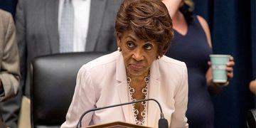 Chip Roy Gets Maxine Waters to Denounce Maxine Waters in Amazing Exchange