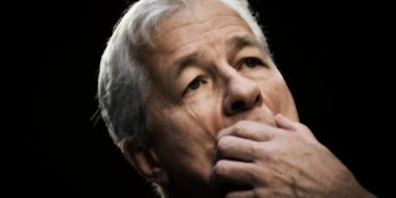 Jamie Dimon Sees Rough Times Ahead for Smaller Banks, Predicting Interest Rates as High as 7 Percent