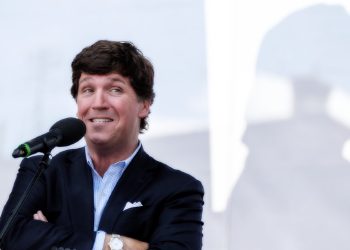 Tucker Carlson (1)