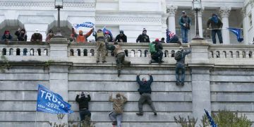 Leaked Video Shows D.C. Cops Were 'Rioters' and Instigators at J-6 Protest