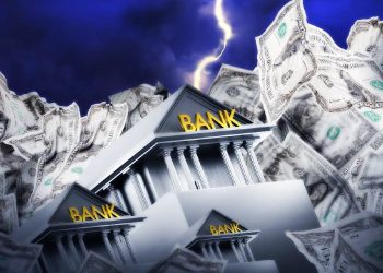 Great Recession 2.0? Americans Pull Hundreds of Billions out of Banks at Fastest Pace in Four Decades