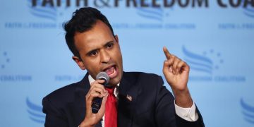 GOP presidential candidate Vivek Ramaswamy vows if elected to pardon Trump