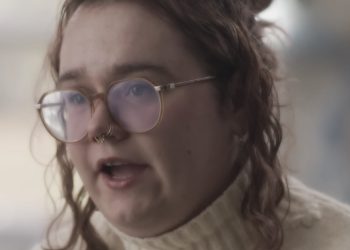 Detransitioner Accuses Doctors of ‘Medical Malpractice,’ Harmful Hormone Treatment, Removing Her Breasts