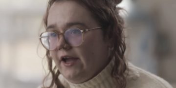 Detransitioner Accuses Doctors of ‘Medical Malpractice,’ Harmful Hormone Treatment, Removing Her Breasts