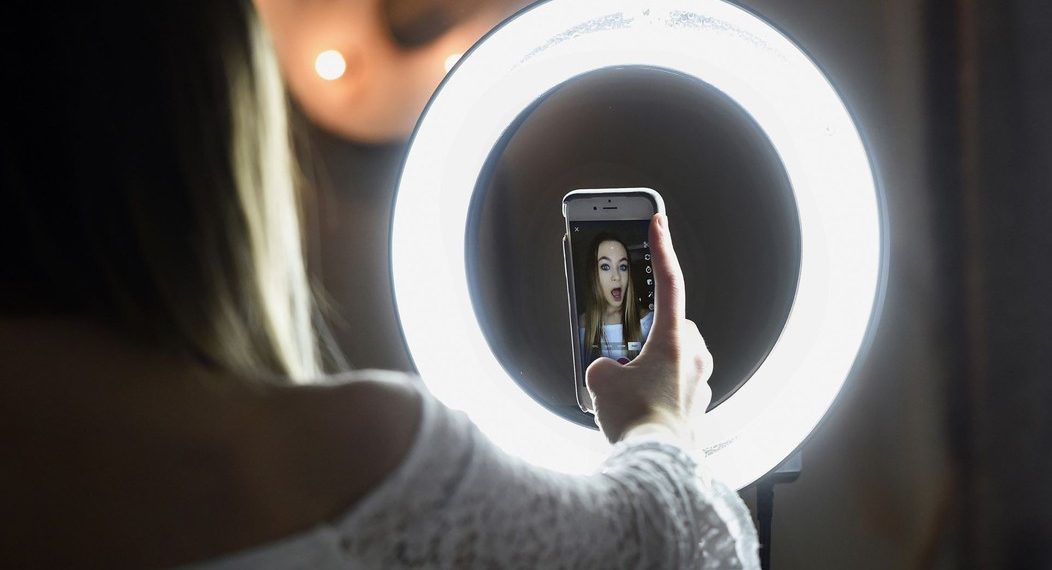 The Number of Americans Who Get Their News From Social Media Influencers Is Eye-Opening