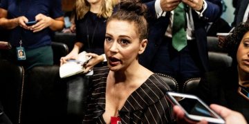 Hollywood Snowflake Alyssa Milano Finally Leaves ?