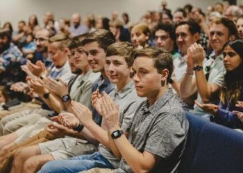 “Sign of Great Hope”: Religious Leaders See a “Fourth Great Awakening” as Americans Flock to Christianity