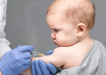 Doctor Reveals in 1 Minute How Much Aluminum, Mercury, and Chemicals Children Ingest Through Vaccines