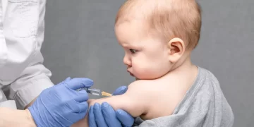 Doctor Reveals in 1 Minute How Much Aluminum, Mercury, and Chemicals Children Ingest Through Vaccines