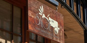 LA Vegan Chain Abruptly Shutters All Locations After Angry Vegan Mob Attacks Owner For Adding Meat to Menu in Desperate Bid to Stay in Business