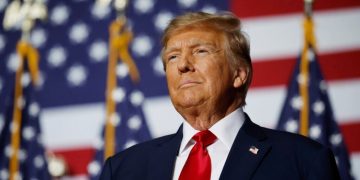 If Trump Can’t Fire Them Then He’ll Pay Them to Quit; Offers Buyouts to All 2 Million Federal Workers
