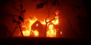 California Residents Sound Alarm After Insurance Companies Removed Fire Protection In Recent Months