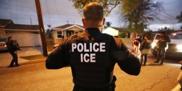 Kristi Noem Suggests “Corrupt” FBI Agents Leaked ICE Raid Details to Leftist Media Outlet