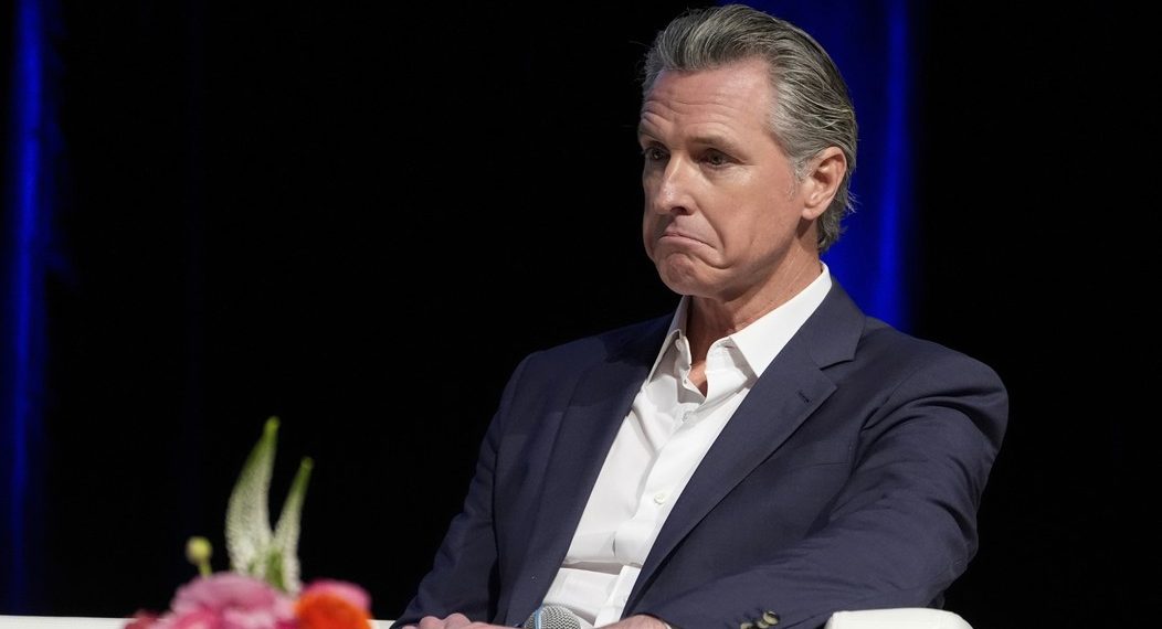Gavin Newsom Refuses to Release Texts, Emails About L.A. Fires