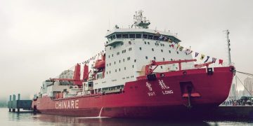 Chinese icebreaker Xuelong