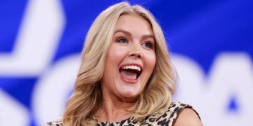 Karoline Leavitt Trolls HuffPo Reporter After His “Bull****” Text