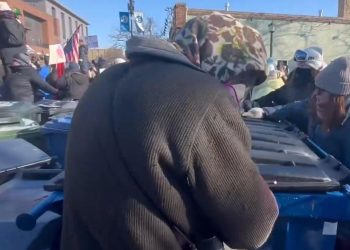 Anti-ICE Rioters Barricading Entire Blocks in Minneapolis as Police Appear to Be MIA