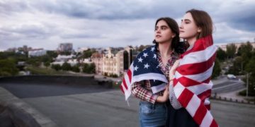 girls-women-american-flag