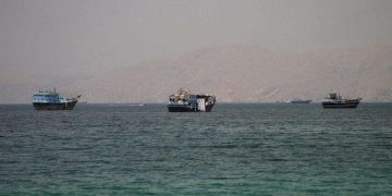 strait-hormuz-shipping-4